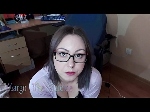 ❤️ Сэксуальная дзяўчына ў акулярах глыбока адсмоктвае фалаімітатар на камеру ️❌ Якасны сэкс у нас