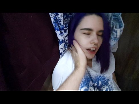 ❤️ Знайшоў сваю сястру ў шафе і дапамог ёй скончыць ️❌ Якасны сэкс у нас